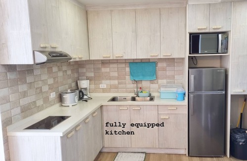 Lapu-Lapu Condo | New huge Lux. 2 BR Condo 100 SQM - 2 Pools, Gym, woow seaviews, Beach 8-9Pax