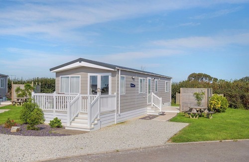 Looe House | New in 2017/2019. Stylish and contemporary holiday home.