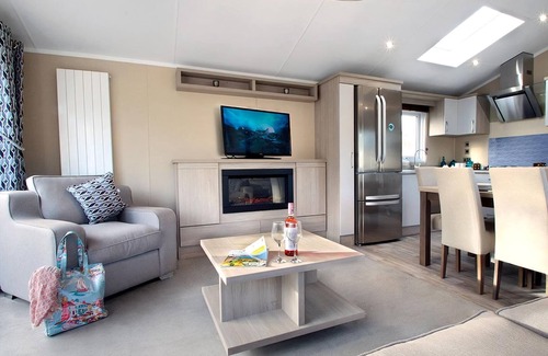 Swanage House | New in 2020 - 12ft wide caravan with one double, two twin.