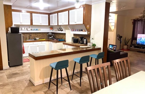 Matandang Balara House | New Intramuros Village 3BR3TB along Commonwealth Ave - Spacious House An