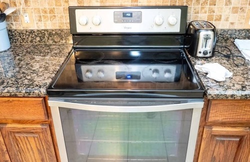 South Padre Island Condo | NEW! Island Condo * 1st Floor * Pool * Patio