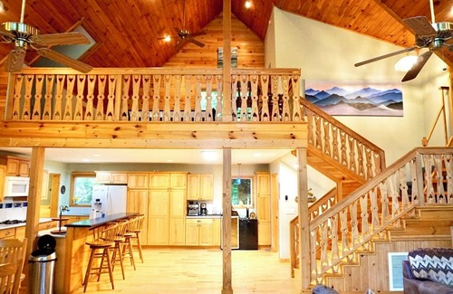 Robbinsville Cabin | *New Lake Access, Huge Deck, Espresso & FirePit