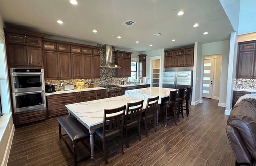 Tool House | New Lake Paradise! 4 bdrm 3.5 ba house w/lift, deck, grill, sauna, smart, media