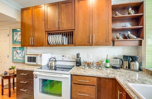 Columbia House | New Lakefront Studio Kayak, Patio & MiniGolf