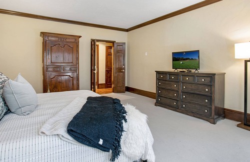 Vail House | NEW LISTING! 5BR Near Golden Peak