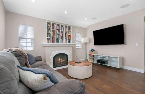 Los Angeles House | New Listing Athlete's Villa by Colby & Conrad