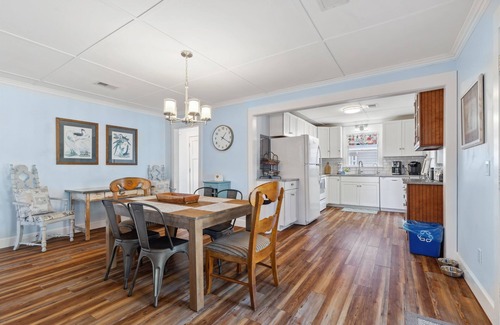 Tranquil Harbour Cottage | New Listing | Cozy Cottage | Fully Fenced Yard