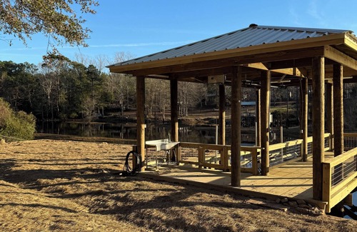 Negreet House | New Listing! Negreet Retreat#2 Waterfront Midlake Toledo Bend Sleeps 12. Hot Tub