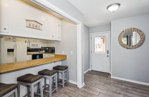 Ono Island House | New Listing!| Quiet Neighborhood| Sun Room| Large Patio| Neighborhood beach, playground & tennis