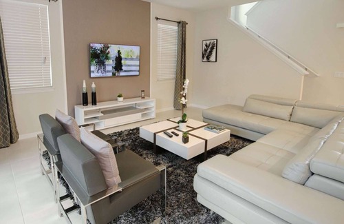 Four Corners House | New Listing! Solara Resort, 5mi to Disney & 15mi to Universal - IT4448