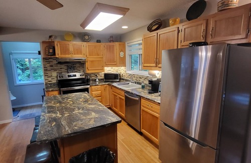 Courtenay House | New Listing -SPECTACULAR 3 acer 4 BR 2 seperate suite private oasis with it all