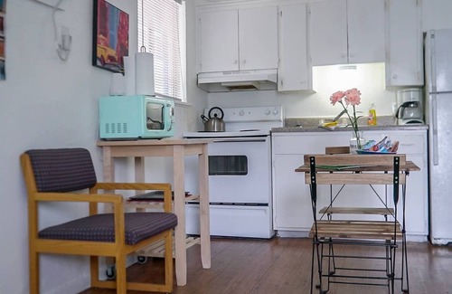 Johnston Terrace Apartment | New Listing! Thrifty & functional studio near AUS and downtown