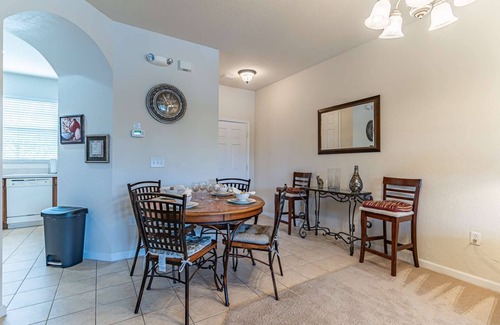 Trafalgar Village House | New Listing! Trafalgar Village Resort, 10mi to Disney & 20mi to Universal - IT880