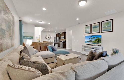 Four Corners House | New Listing! Windsor At Westside Resort, 8mi to Disney & 15mi to Universal - 127
