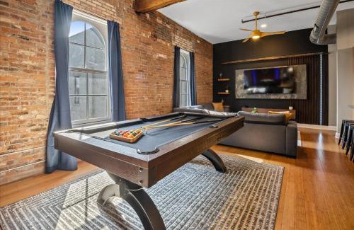 Wholesale District House | New Loft Near Convention Center
