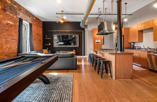 Wholesale District House | New Loft Near Convention Center