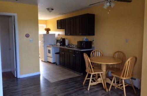 New London Apartment | New London Bay Motel - Apartments and rooms in scenic location - New London Bay Motel - Deluxe 1 bedroom Apartment #2