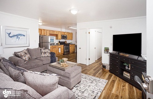 Spenard Apartment | NEW! Lovely Apartment 5 Minutes From The Airport!