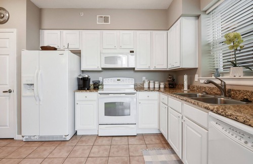 Gulfport Condo | New lower nightly Rates and Fees! Amazing Beach View Legacy Towers T2 Unit 401