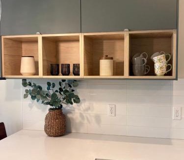 Sherman Oaks Apartment | New Luxe 3B 3Bath Townhouse