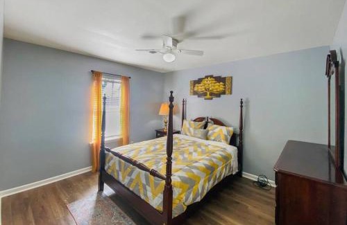 Evans House | NEW! Luxe Cottage with Big Backyard 10 Mi to Augusta