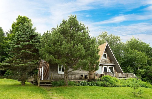 Bethel House | NEW! Luxe Lodge with Best Views, near Silver Lake + Woodstock