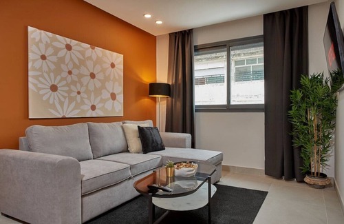 Agdal Apartment | NEW LUXURIOUS TIMBER 1BR APARTMENT + PARKING