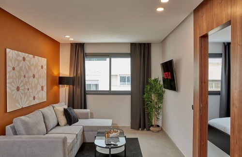 Agdal Apartment | NEW LUXURIOUS TIMBER 1BR APARTMENT + PARKING