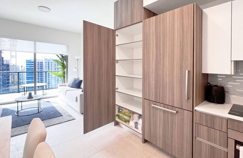 East Little Havana Apartment | New Luxury 1/1 BR Apartment in Brickell with Parking