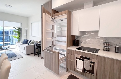 East Little Havana Apartment | New Luxury 1/1 BR Apartment in Brickell with Parking