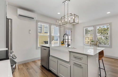 Dixon Park Apartment | New! Luxury 1-bedroom apartment with private EV Garage in Savannah with AC, WiFi