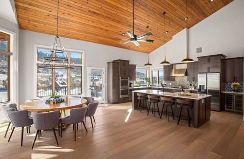 Steamboat Springs Apartment | New Luxury 5bedroom, Gondola Views, Close to Mt