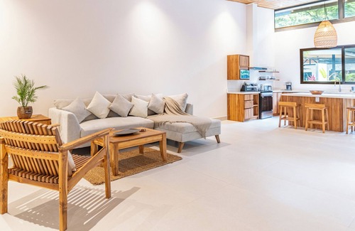 Nosara Villa | New Luxury Villa in central Guiones - walk to the beach, large pool & parking