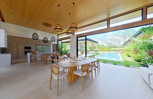 Tamarindo House | New Luxury House, exclusive beach community, daily housekeeping, private pool