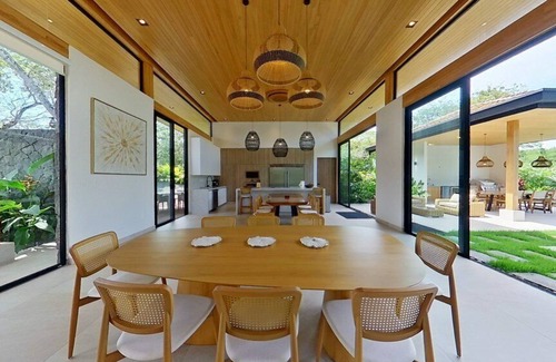 Tamarindo House | New Luxury House, exclusive beach community, daily housekeeping, private pool