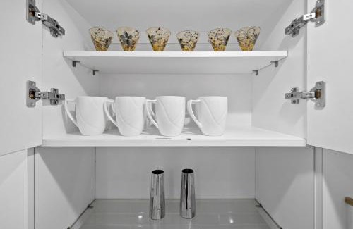 Mid Beach Apartment | New Luxury Miami Beach private beach