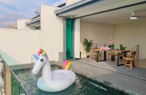 Kampung Pulau Meranti Villa | New Luxury Private Pool Villa Puchong up to 30 pax