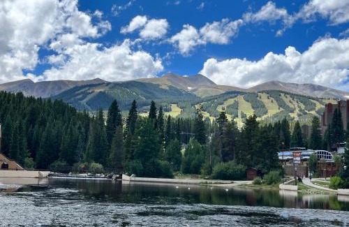 Peak 9 Apartment | NEW! Marriott Slope View Ski in Ski out Luxury Studio Sleeps 4 Full kitchen, Amenities & Fee Parking