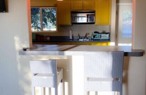 Creston House | New Mod decor in California Western Wine Country!