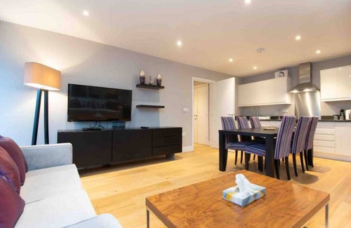 Fulham Broadway Condo | New modern 2 bedrooms 2 bathrooms flat in Fulham