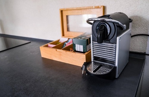 Zunsweier Apartment | New modern apartment, 74sqm, balcony, king-size box-spring bed