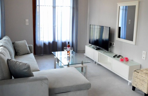 Kalamitsi Apartment | New modern apartment (Sea Breeze) with private pool for up to 5 persons.