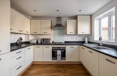 Bedford House | New modern & comfortable listing