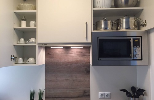 Hietzing Apartment | NEW! Nice residential area, close to attractions, metro & great infrastructure