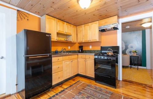 Salem Apartment | *New Omi's 1BR WitchHouse/DowntownSalem/HocusPocus