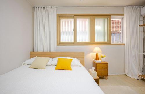 Seongsu Apartment | New Open 화이트우드 리트릿 성수