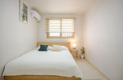 Seongsu Apartment | New Open 화이트우드 리트릿 성수