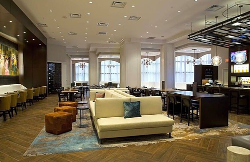Metairie Hotel | New Orleans Marriott Metairie at Lakeway