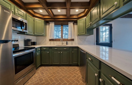 Windham Condo | NEW OUTDOOR HOT TUB! Luxury 2 Bedroom Suite -The Haüs Windham