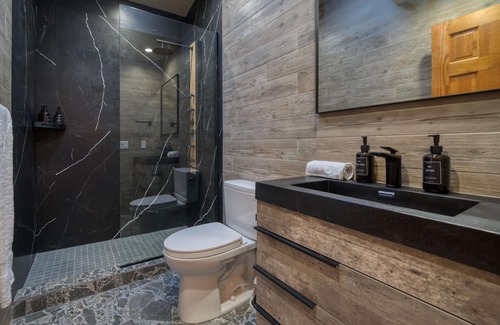 Windham Condo | NEW OUTDOOR HOT TUB! Luxury 2 Bedroom Suite -The Haüs Windham